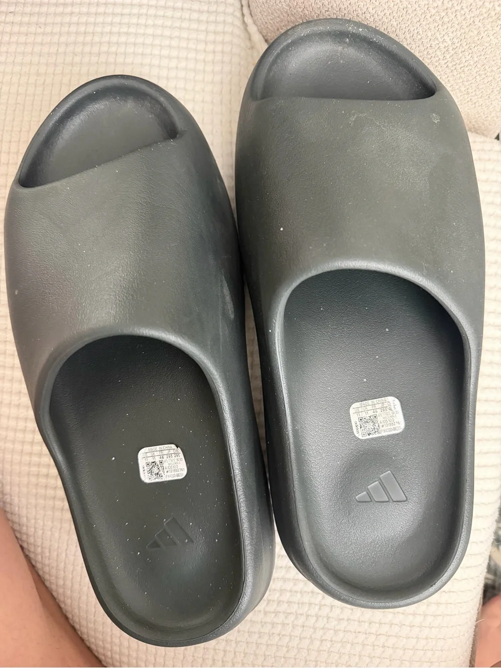 Adidas Yeezy Black Slides
